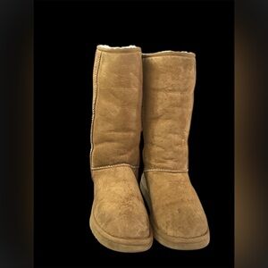 UGG Australia Classic Tall
Chestnut Brown Boots Shearling
Womens Winter # 8